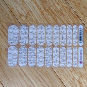 Between The Lines nail wrap